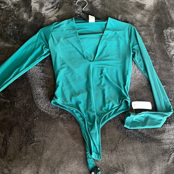 Bodysuit green dressy top - Picture 1 of 5